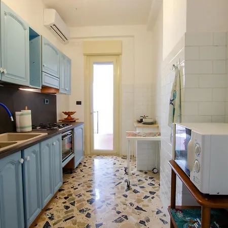 Aria Bella Maison تْشيفالو